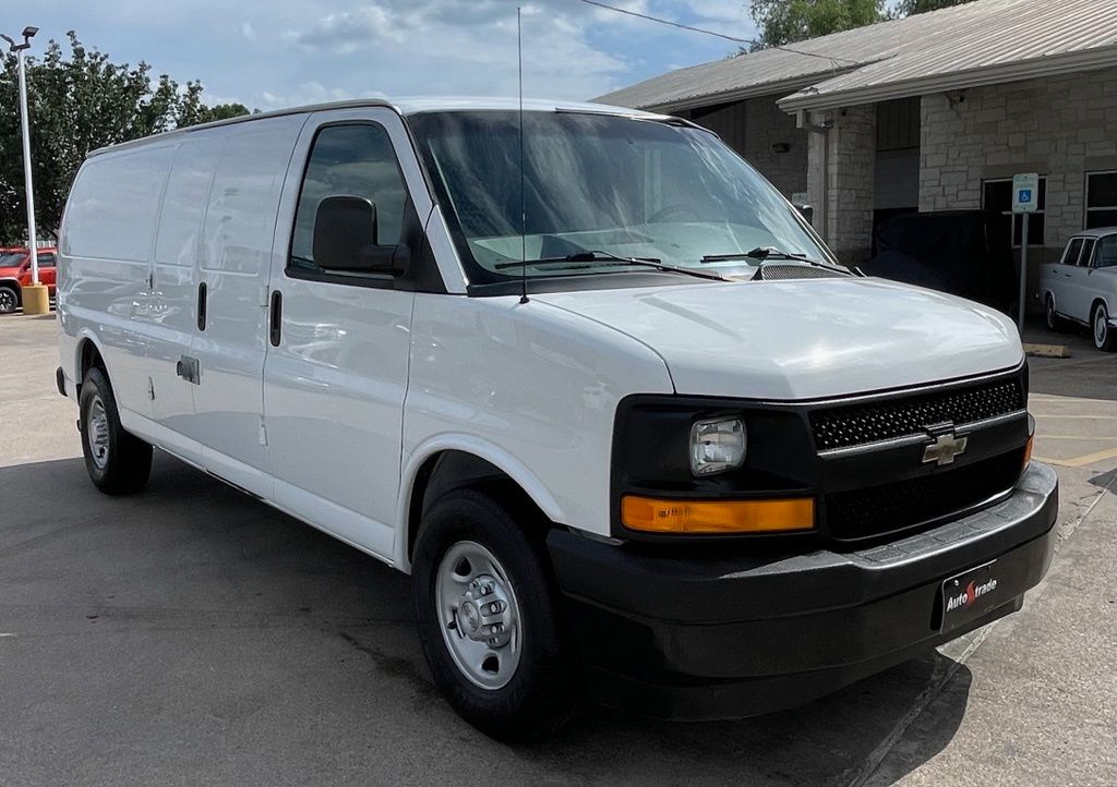 chevrolet express cargo 2017 1GCWGBFF4H1186421 image chevrolet express cargo 2017 1GCWGBFF4H1186421 image